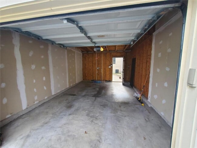 Building Photo - 3256 Domain St