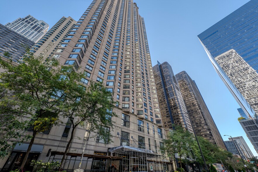 Building Photo - 401 E Ontario St