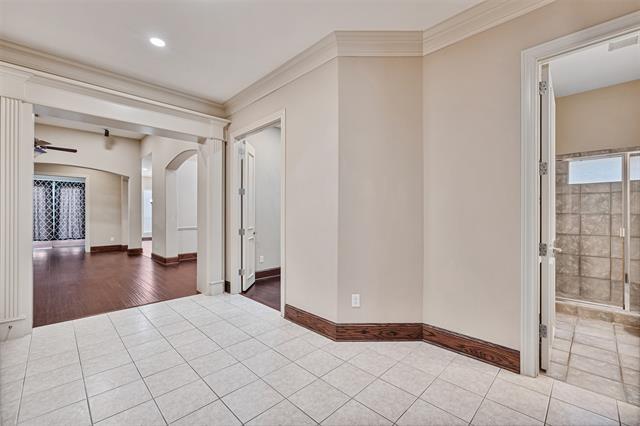 Building Photo - 1049 Lakeridge Dr