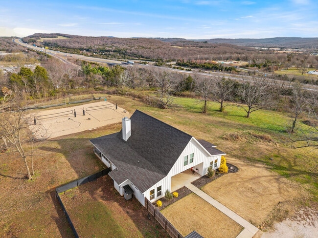 Building Photo - 149 NW Campbell Loop