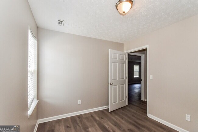 Building Photo - 11752 Spring Lake Way