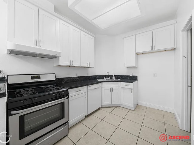 Building Photo - Beautiful 2 Bedroom Apartment!