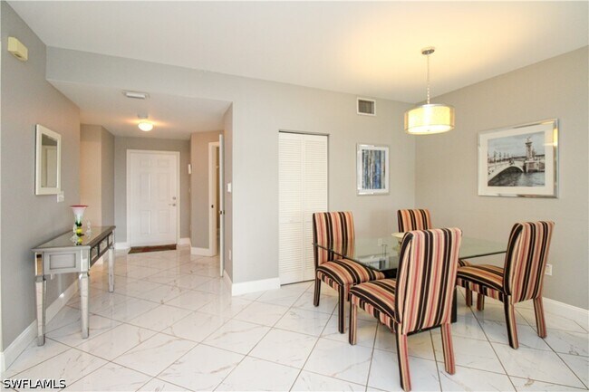 Building Photo - 519 Roma Ct