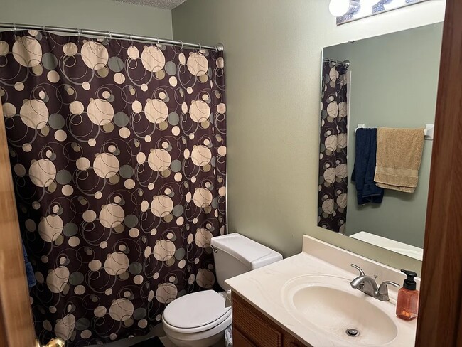 Building Photo - 16842 Hanover Ln