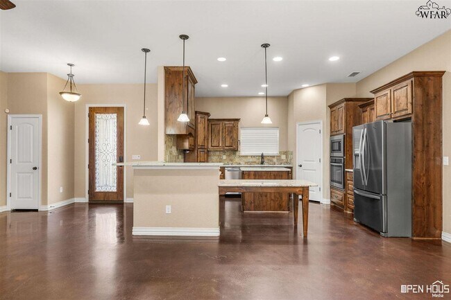 Building Photo - 7489 Roller Rd