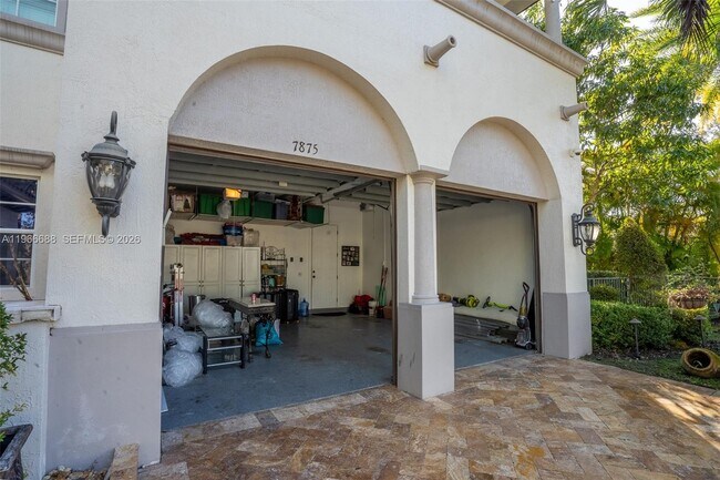 Building Photo - 7875 NW 110th Dr