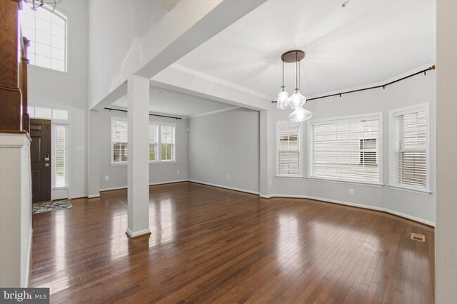 Building Photo - 7585 Holly Ridge Dr