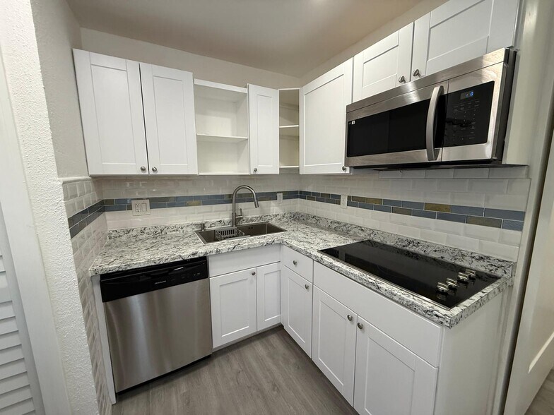 Building Photo - 13115 3rd St E