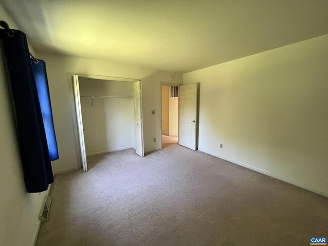 Building Photo - 2424 Holkham Dr