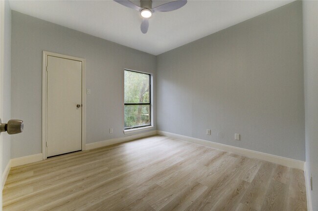 Building Photo - 11711 Memorial Dr