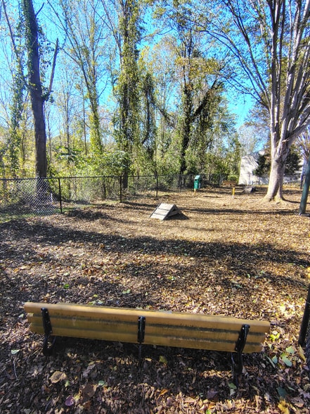 Building Photo - 600 Reusens Rd