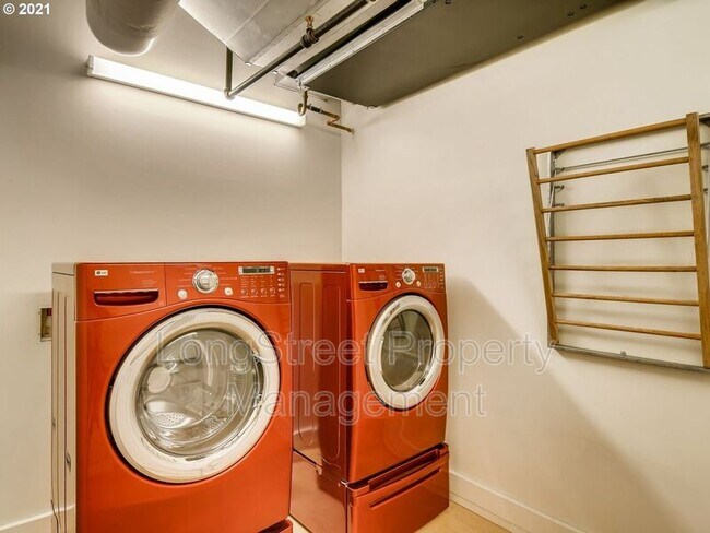 Building Photo - 311 NW 12th Ave