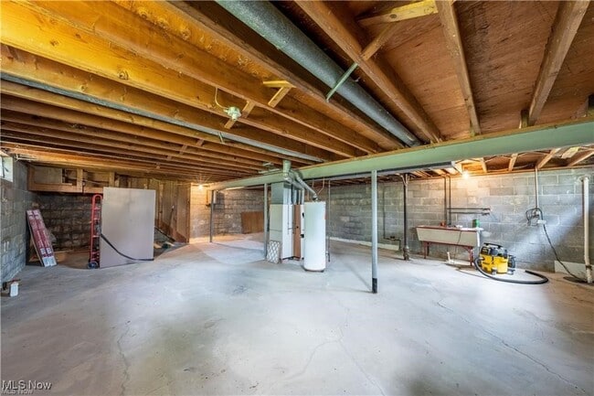 Building Photo - 558 Walnut St