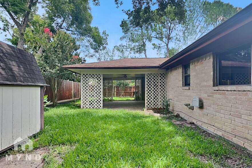 Building Photo - 21702 Park York Dr