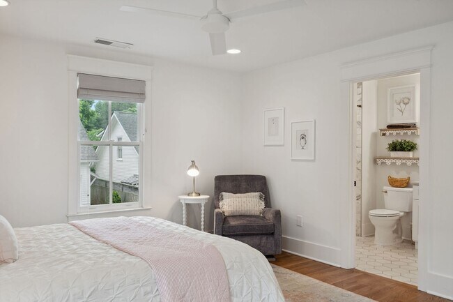 Building Photo - 1226 Adams St