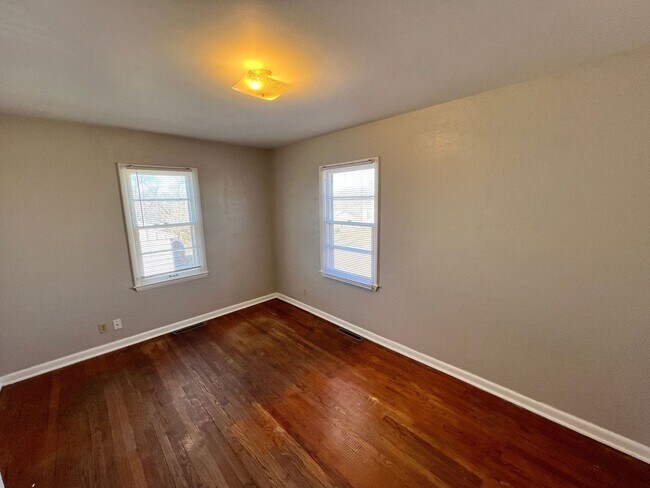 Building Photo - 3-Bed, 2-Bath Home with Finished Basement