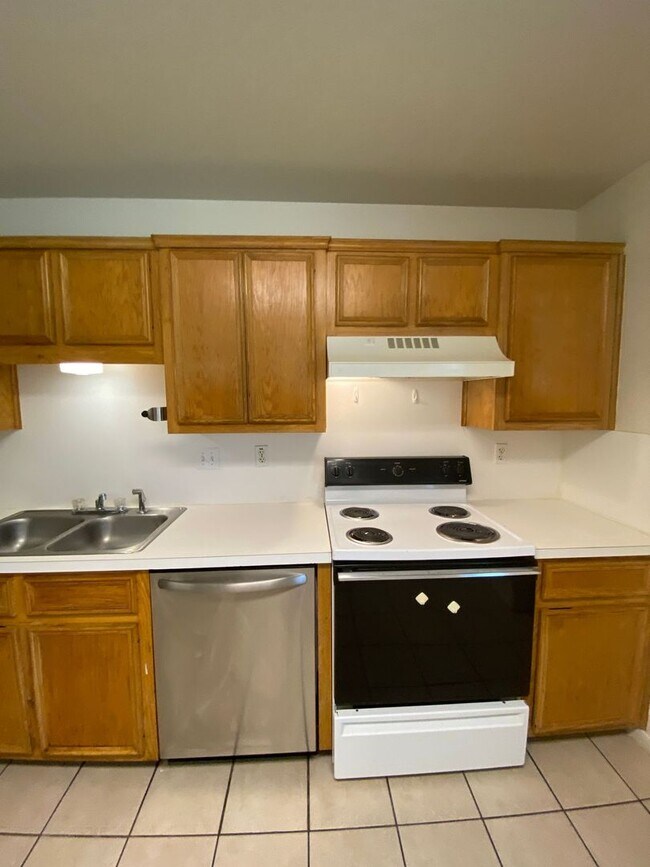 Building Photo - 1713 Windward Dr
