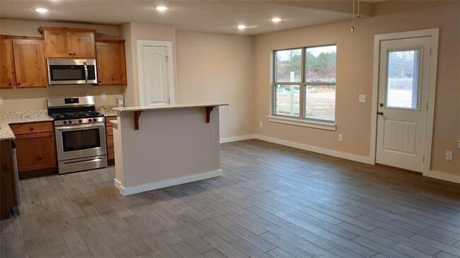 Building Photo - 510 Vee St