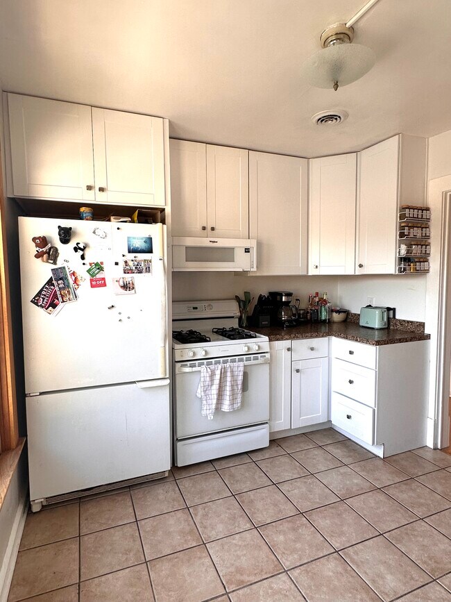 Building Photo - 6029 Portland Ave