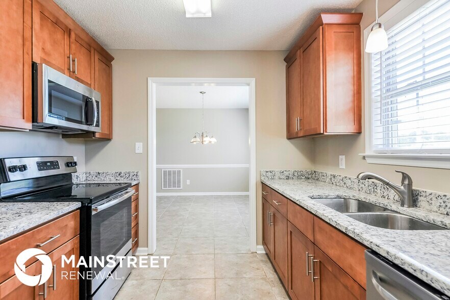 Building Photo - 142 Rosa Cir