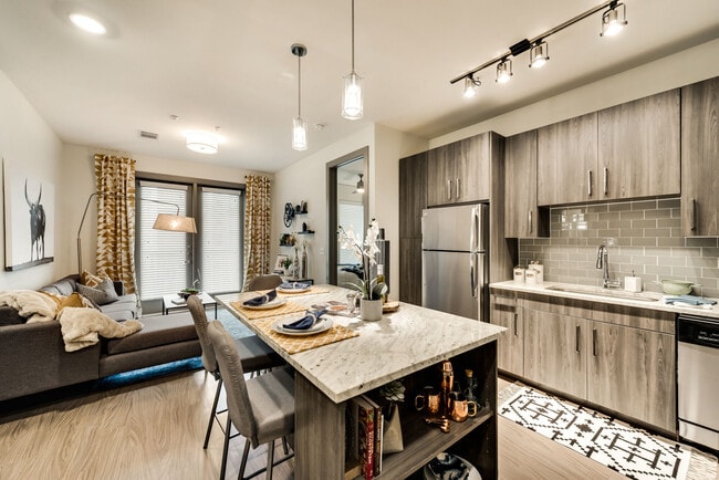 Building Photo - 101 Center