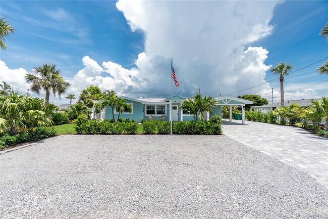 Building Photo - 1265 Holiday Dr