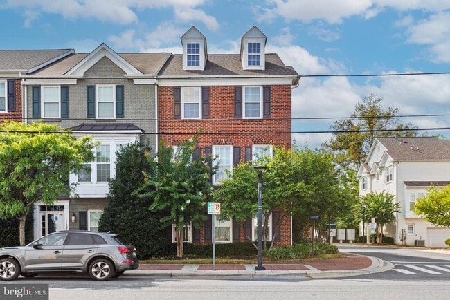 Building Photo - 2500 Clairmont View Way