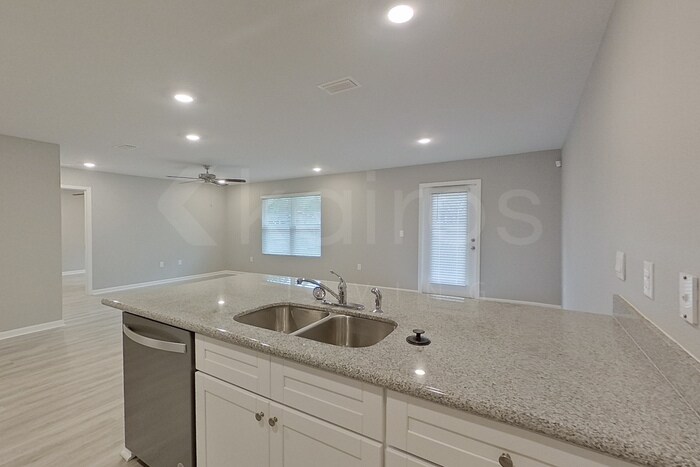 Building Photo - 373 Monarch Ln