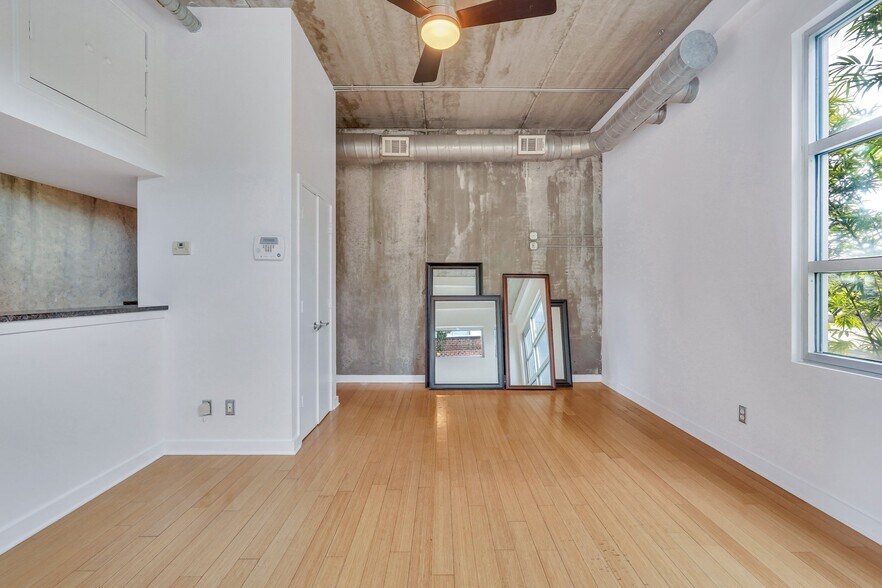 Building Photo - 536 Selma St