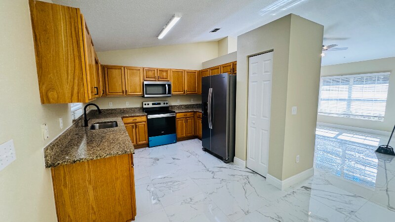 Building Photo - 92 Dogwood Dr Loop