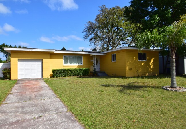 Primary Photo - Wonderful Home in the Heart of My Old Arli...