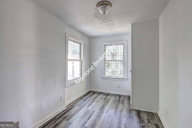 Building Photo - 760 Magnolia Dr