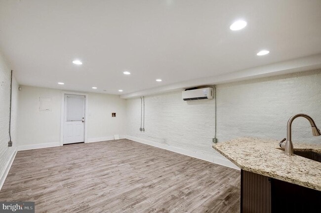 Building Photo - 1029 Euclid St NW