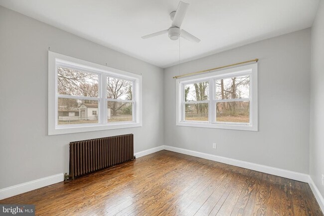 Building Photo - 5123 Crittenden St