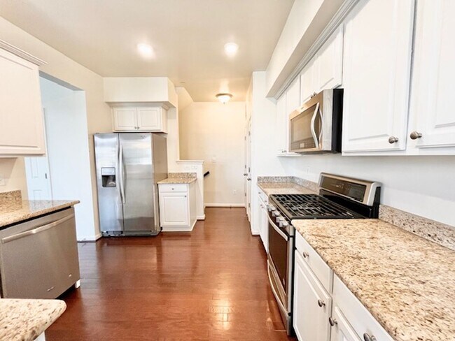 Building Photo - 5897 Bella Marie Wy