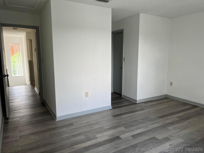 Building Photo - 5200 NW 31st Ave