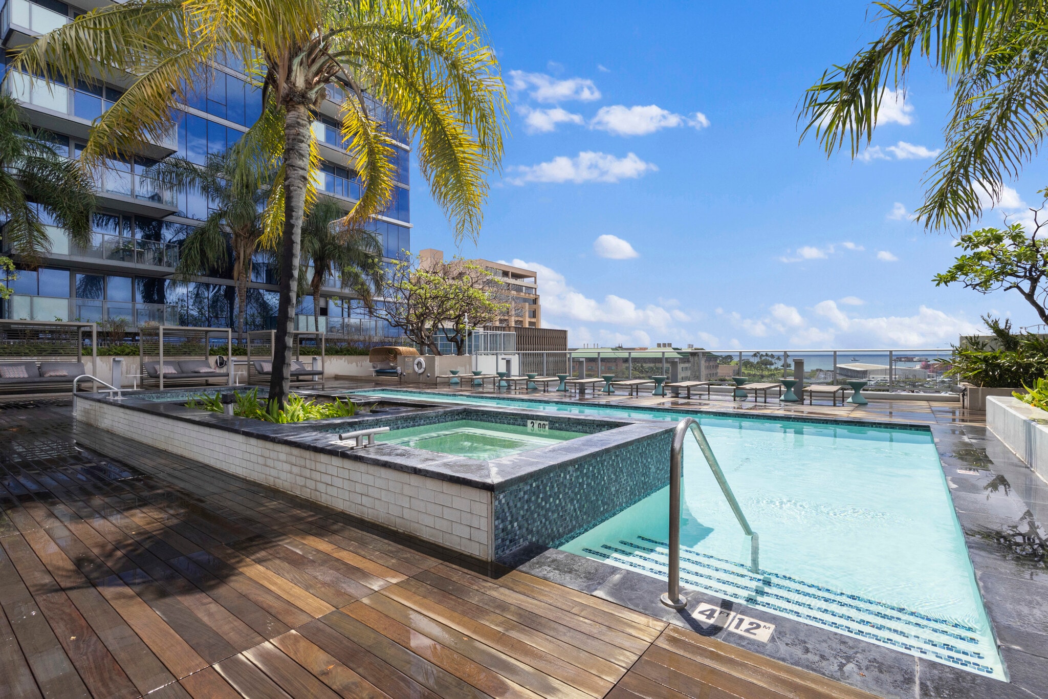 pool/bbq amenities - 600 Ala Moana Blvd