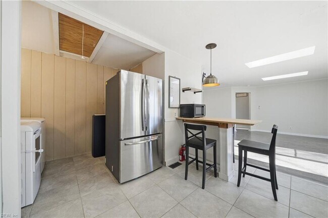 Building Photo - Charming 2 Bed, 2 Bath Home on Spacious Lot