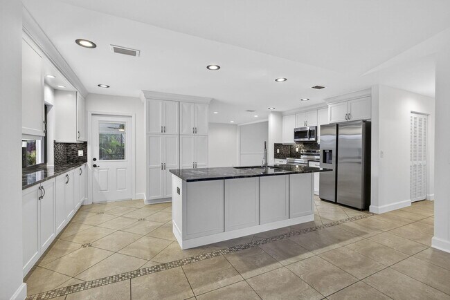 Building Photo - 1776 The 12th Fairway