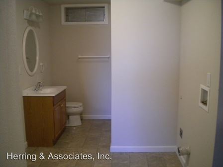 Building Photo - 1826 Rocklund Dr