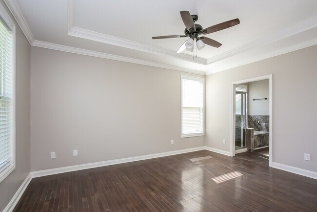 Building Photo - 7172 Serenoa Dr
