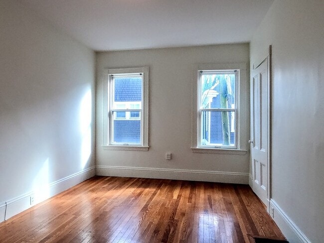 Building Photo - 21 Burr St