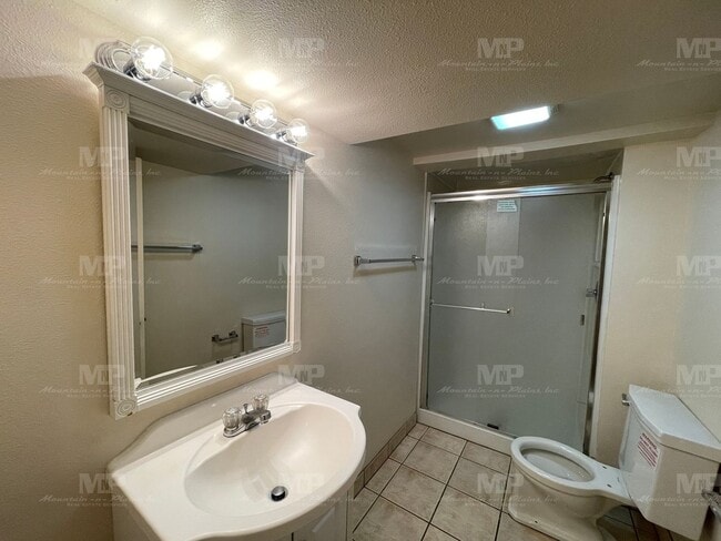 Building Photo - 511 1/2 S Grant Ave