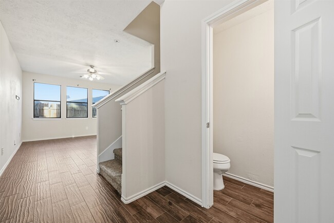 Building Photo - 6058 Shelbourne Park Ln