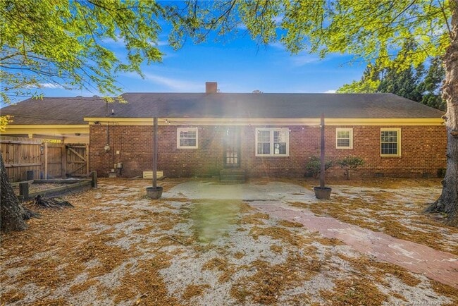 Building Photo - 325 Northview Dr