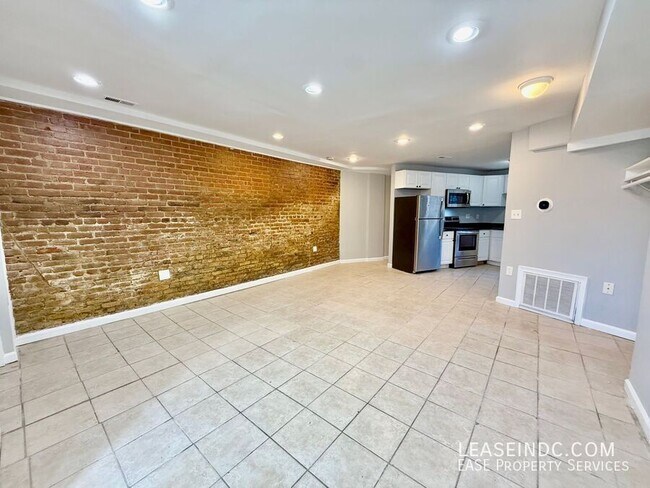 Building Photo - 203 R St NW