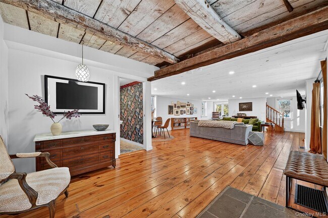 Building Photo - 322 NY-94