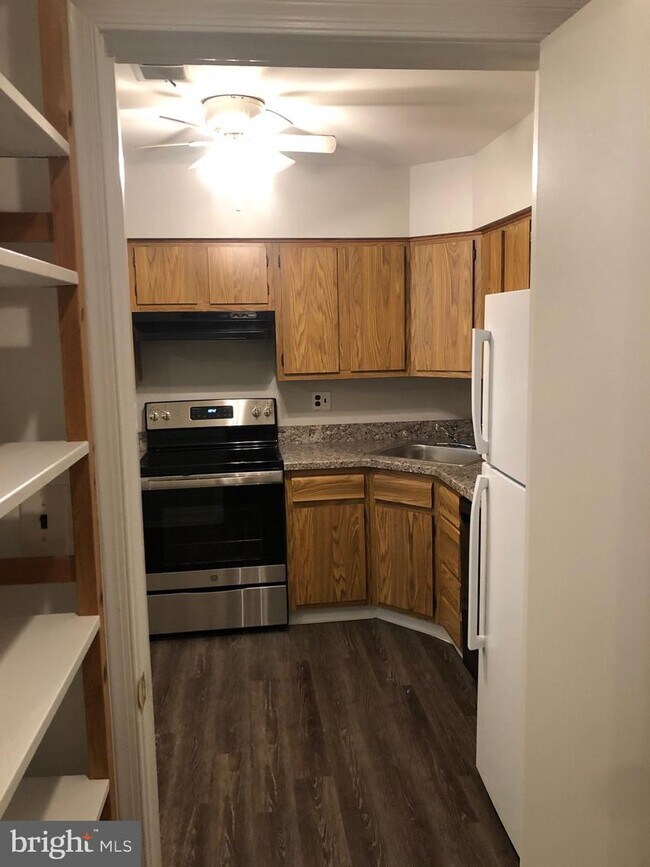 Primary Photo - 1598 Nixon Dr