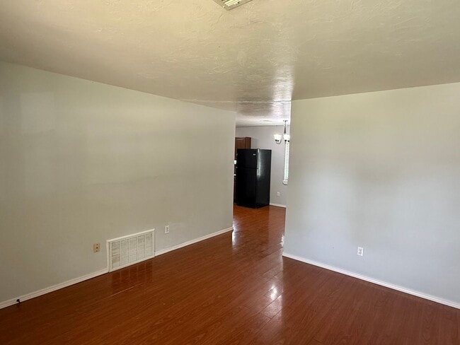 Building Photo - Cute 3 bed, 1 Bath in Central Edmond