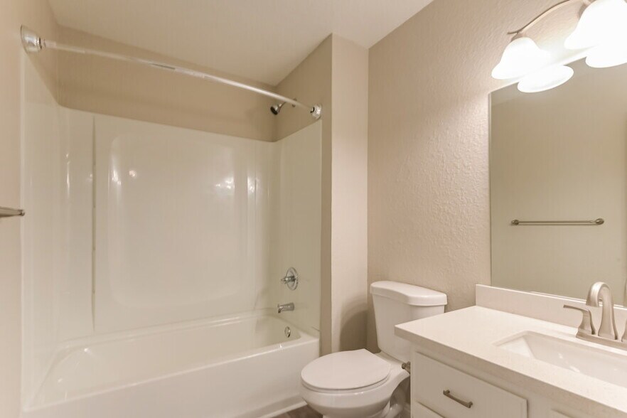 Building Photo - 2562 Machado Dr